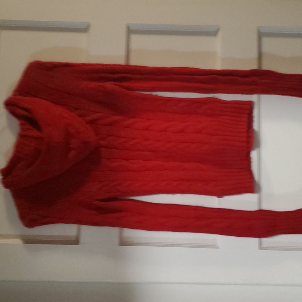 American Eagle Red Sweater with hood - Picture 4 of 4